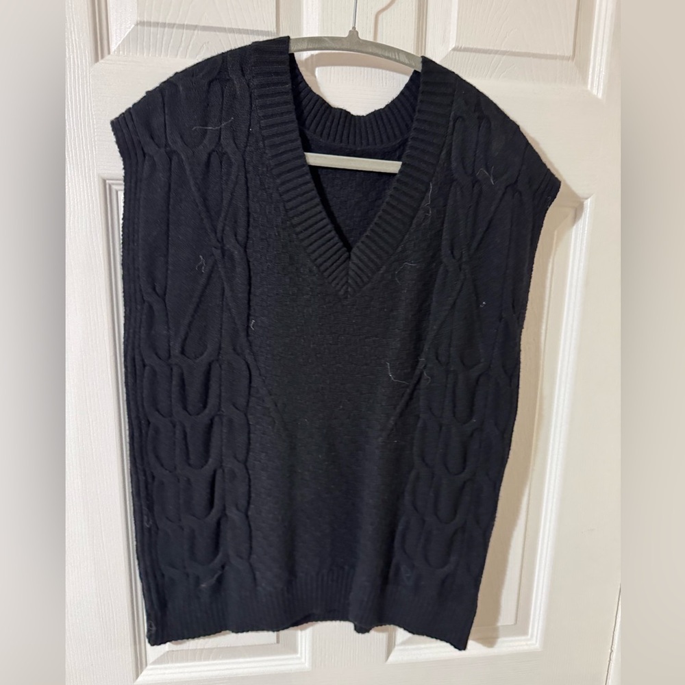 Classic V-Neck Cable Knit Sweater Vest - Black